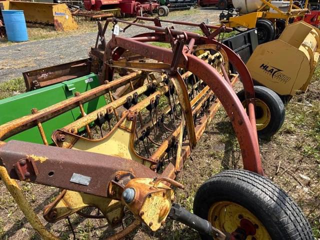 Image of New Holland 256 equipment image 2