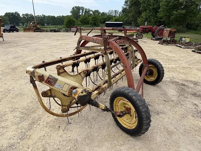 Image of New Holland 256 equipment image 2