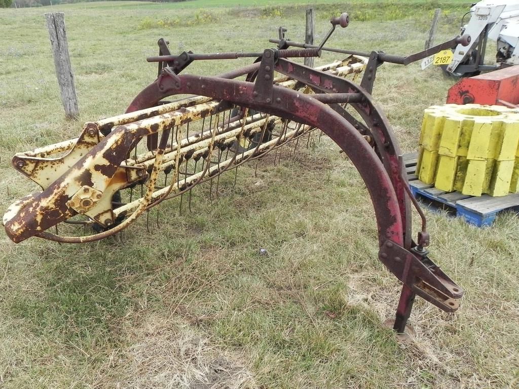 New Holland Rolabar 256 Equipment Image0