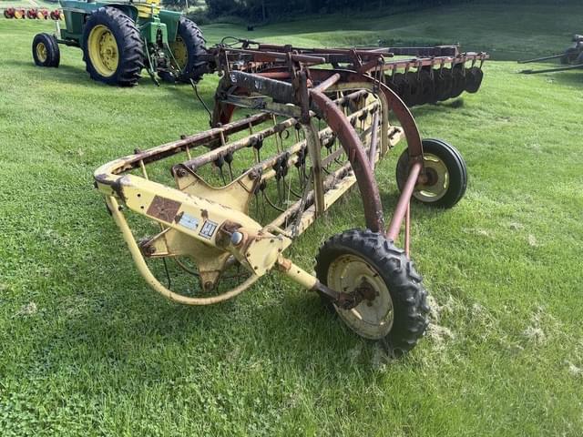 Image of New Holland 256 equipment image 1