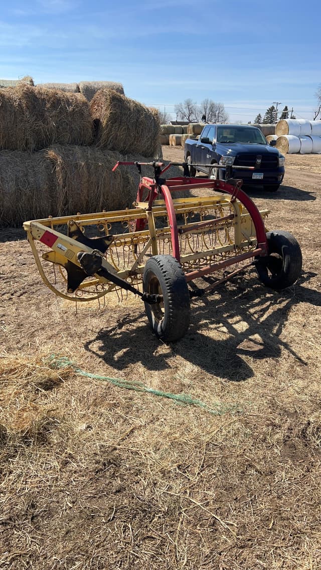 Image of New Holland 256 equipment image 3