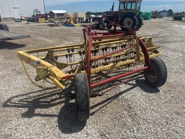 Image of New Holland 256 equipment image 3
