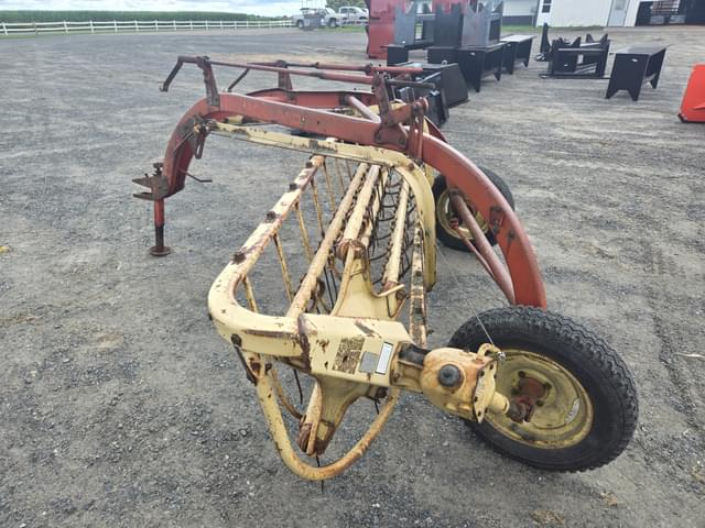 Image of New Holland 256 equipment image 1