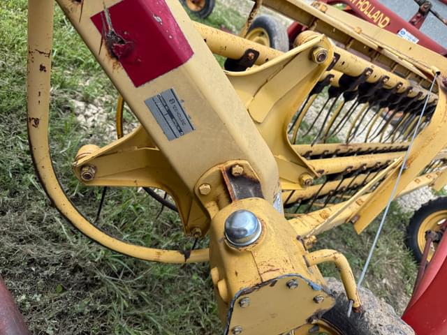 Image of New Holland 256 equipment image 3