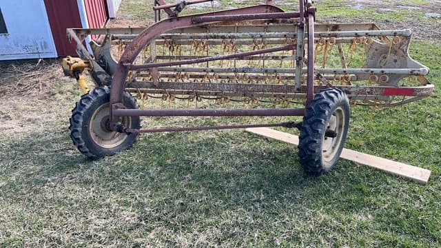 Image of New Holland 256 equipment image 3