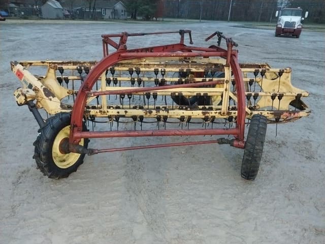 Image of New Holland 256 equipment image 1