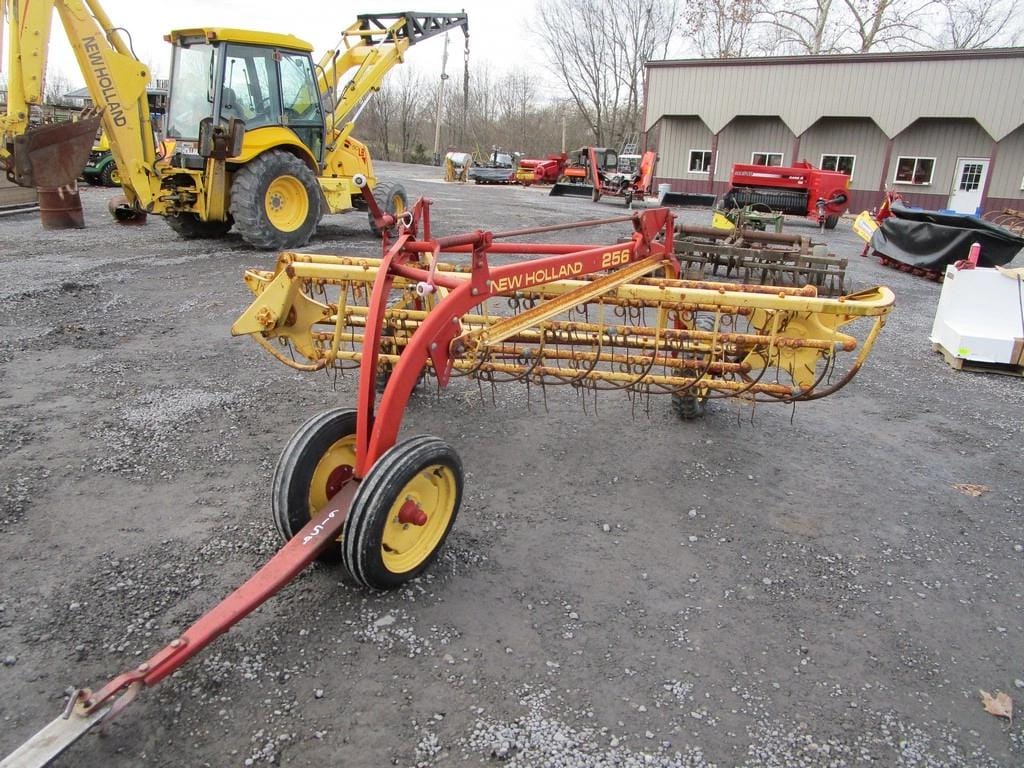 Main image New Holland 256