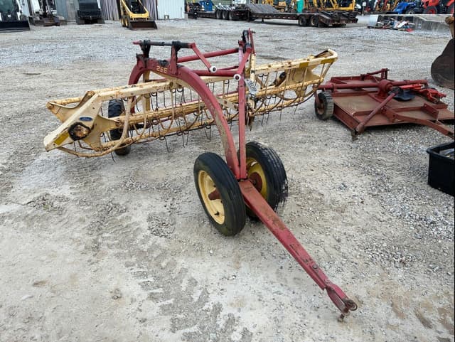 Image of New Holland 256 equipment image 1