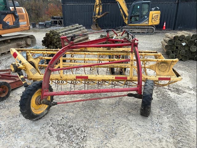 Image of New Holland 256 equipment image 4