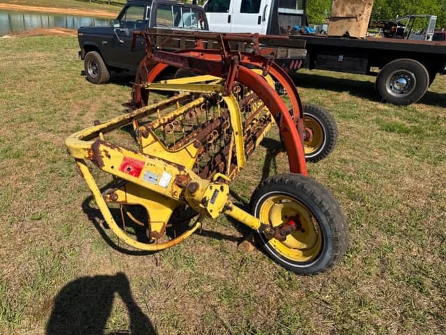 Image of New Holland 256 equipment image 3
