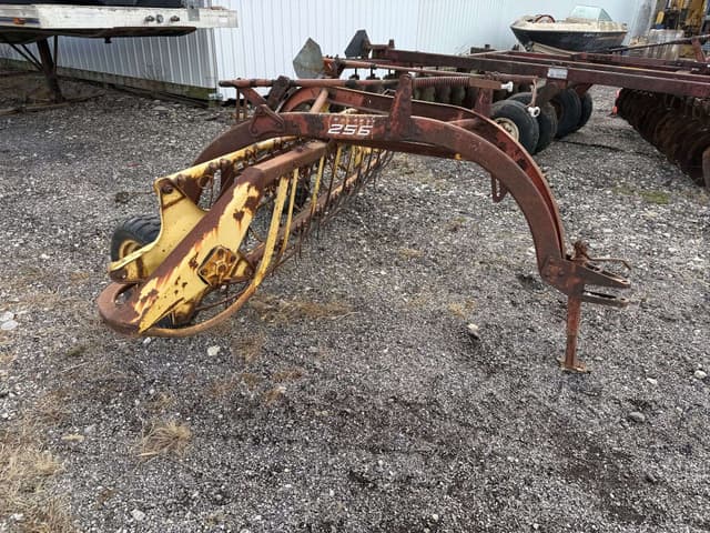 Image of New Holland Rolabar 256 equipment image 3