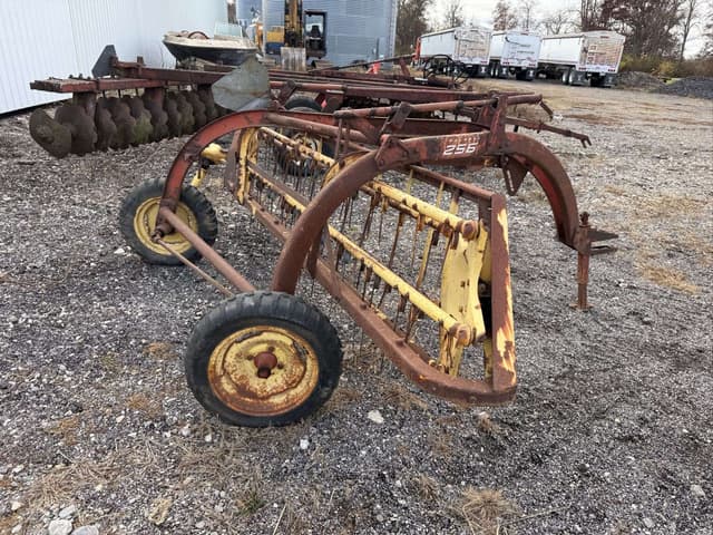 Image of New Holland Rolabar 256 equipment image 4