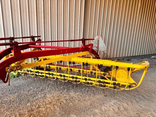 Image of New Holland 256 equipment image 2