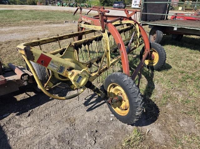 Image of New Holland 256 equipment image 3