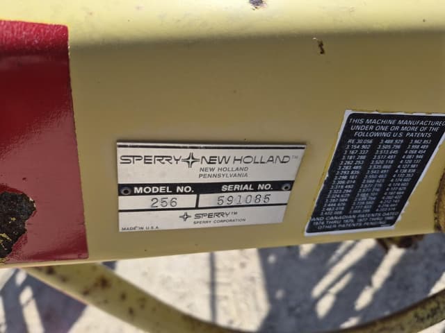 Image of New Holland 256 equipment image 4