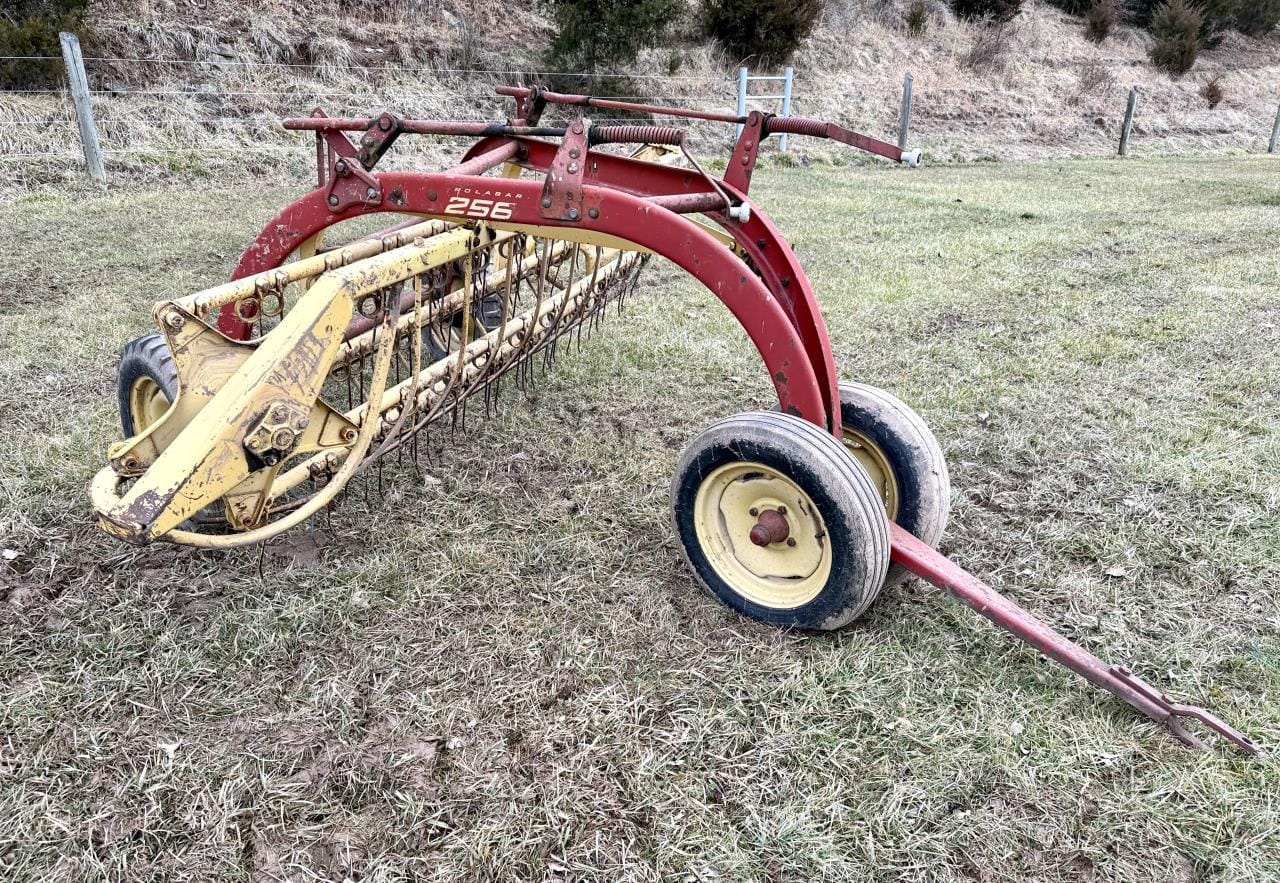 New Holland 256 Equipment Image0