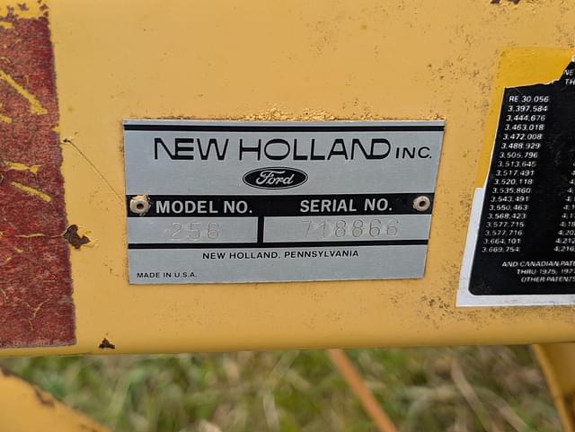 Image of New Holland 256 equipment image 4