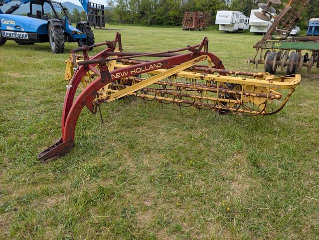 Image of New Holland 256 equipment image 2