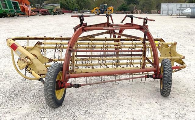 Image of New Holland 256 equipment image 3