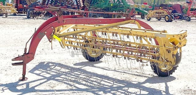 Image of New Holland 256 equipment image 1