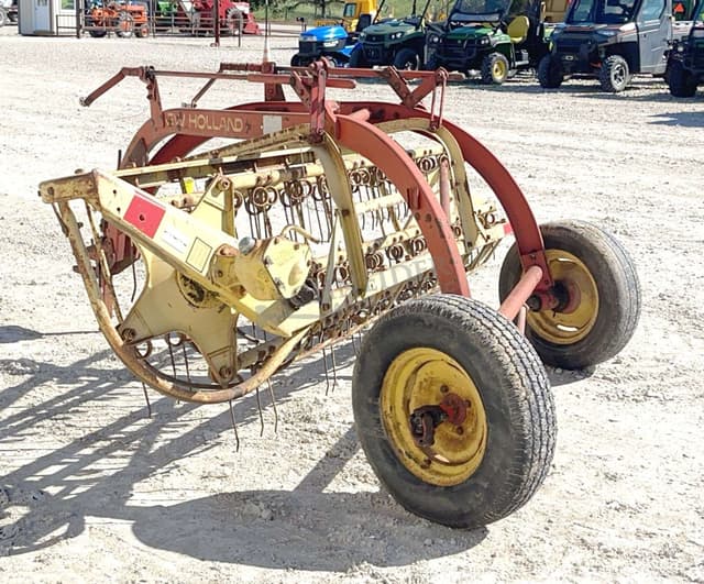 Image of New Holland 256 equipment image 4