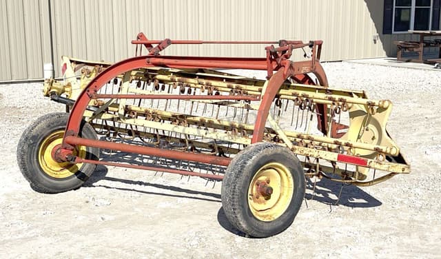 Image of New Holland 256 equipment image 2