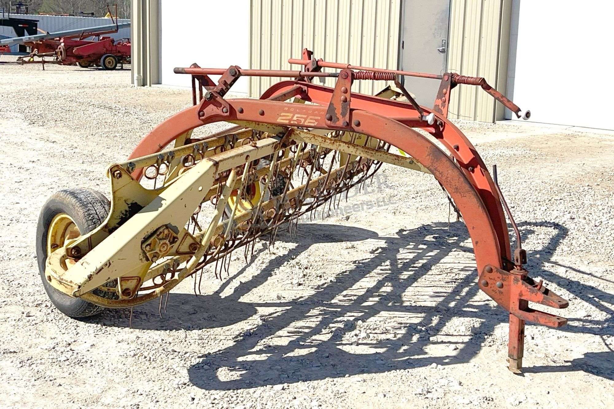 New Holland 256 Equipment Image0