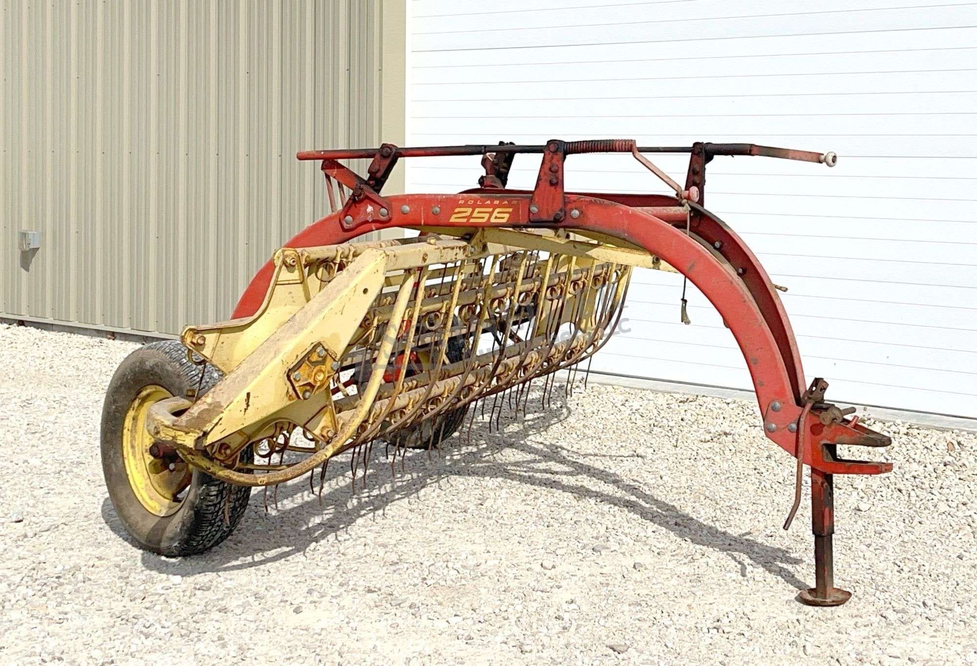 New Holland 256 Equipment Image0