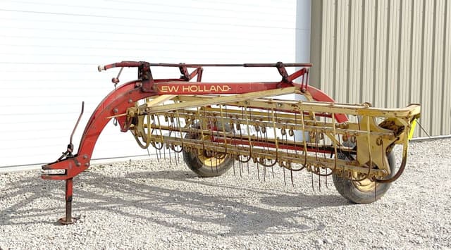 Image of New Holland 256 equipment image 1