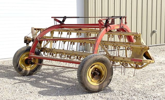 Image of New Holland 256 equipment image 4