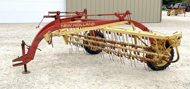 Image of New Holland 256 equipment image 1