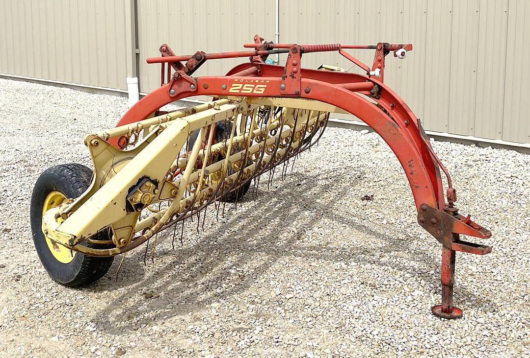 Image of New Holland 256 Primary image