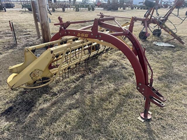 Image of New Holland 256 equipment image 1