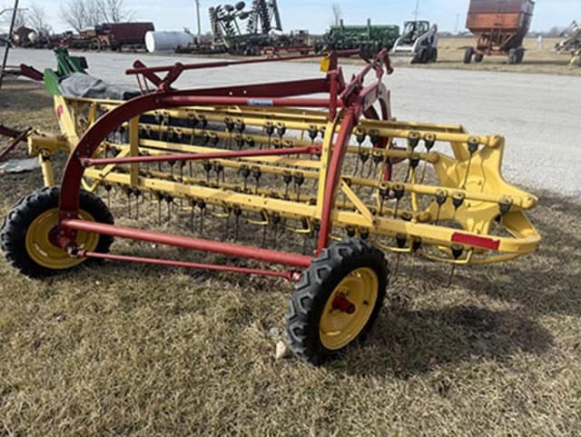 Image of New Holland 256 equipment image 2