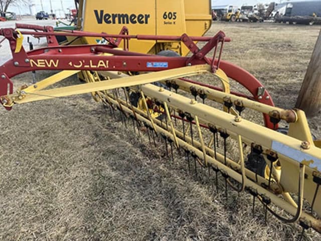 Image of New Holland 256 equipment image 4