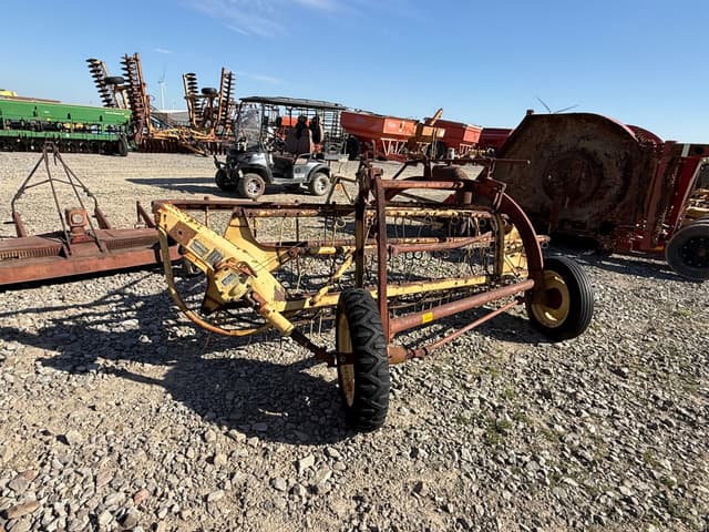 Image of New Holland 256 equipment image 2