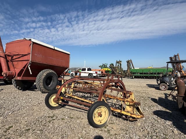 Image of New Holland 256 equipment image 3