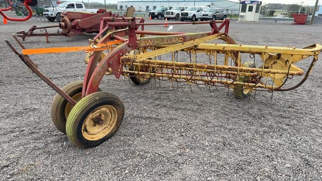 Image of New Holland 256 equipment image 1