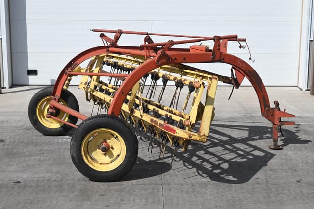 Image of New Holland 256 equipment image 1