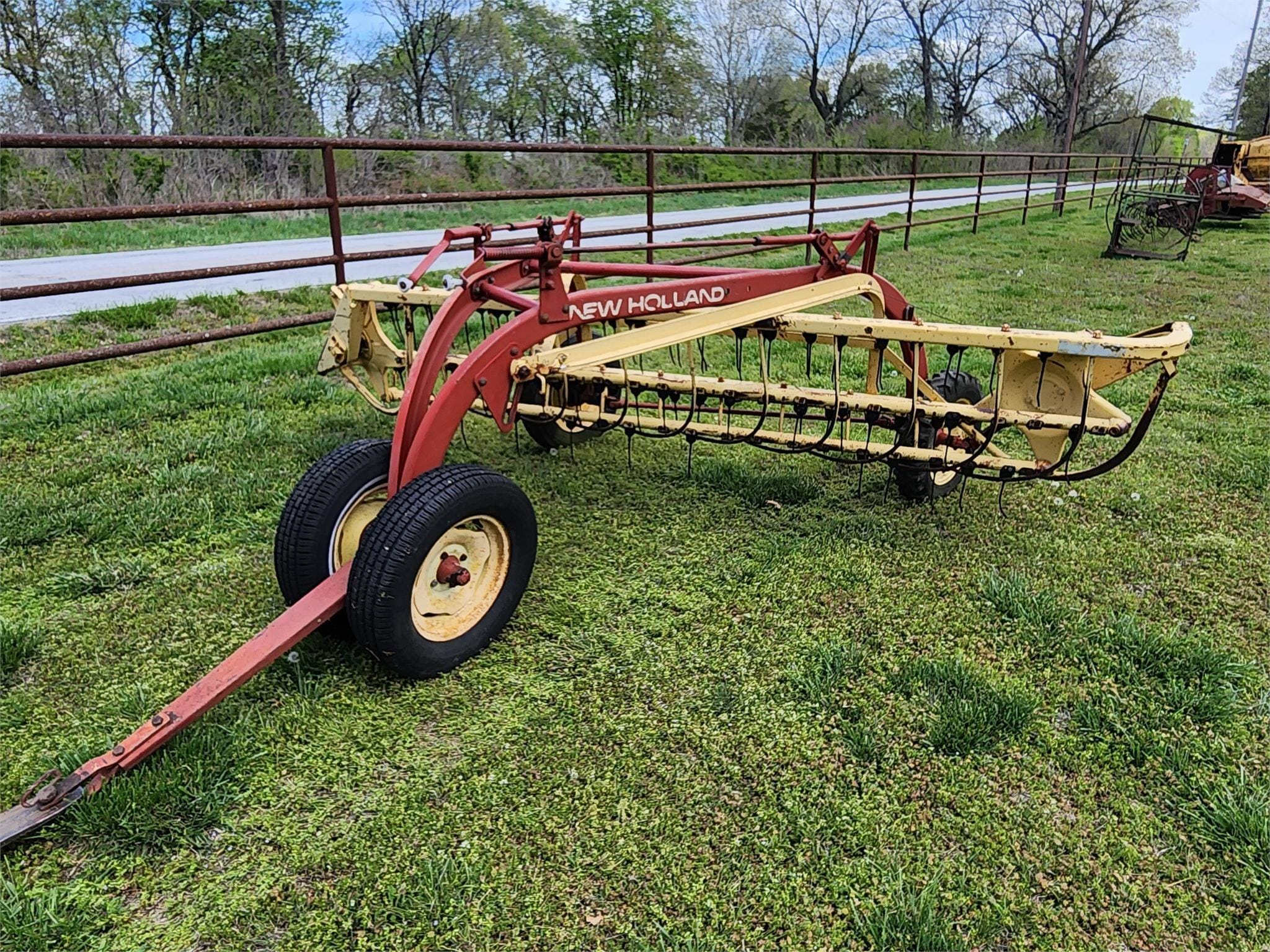 Main image New Holland 258