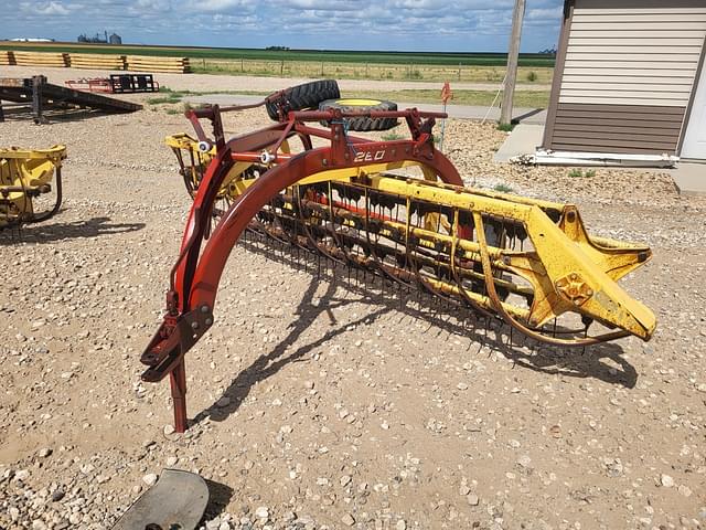Image of New Holland 258 equipment image 2