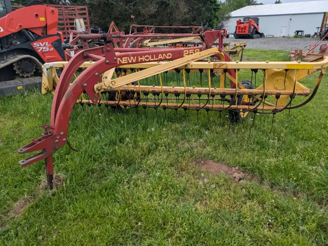 Image of New Holland 258 Image 0