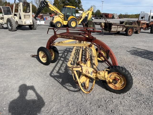 Image of New Holland 258 equipment image 4