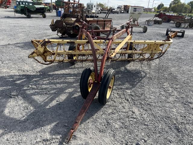 Image of New Holland 258 equipment image 1