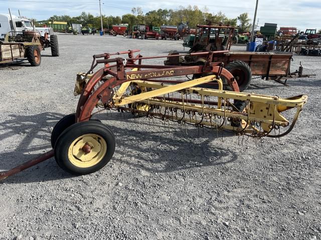 Image of New Holland 258 equipment image 2