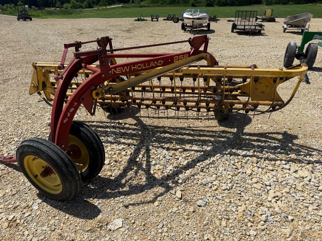 Image of New Holland 258 Primary image