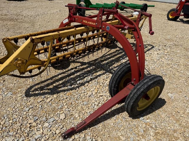 Image of New Holland 258 equipment image 2