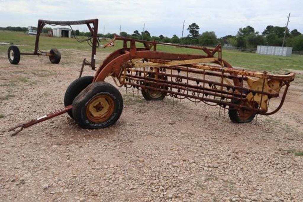 New Holland 258 Equipment Image0