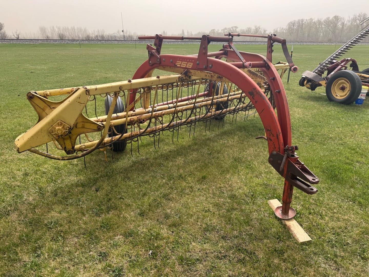 New Holland 258 Equipment Image0