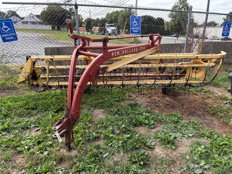 Image of New Holland 258 Image 0